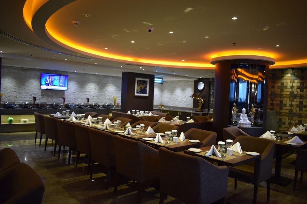 迪拜奥米加酒店 外观 照片